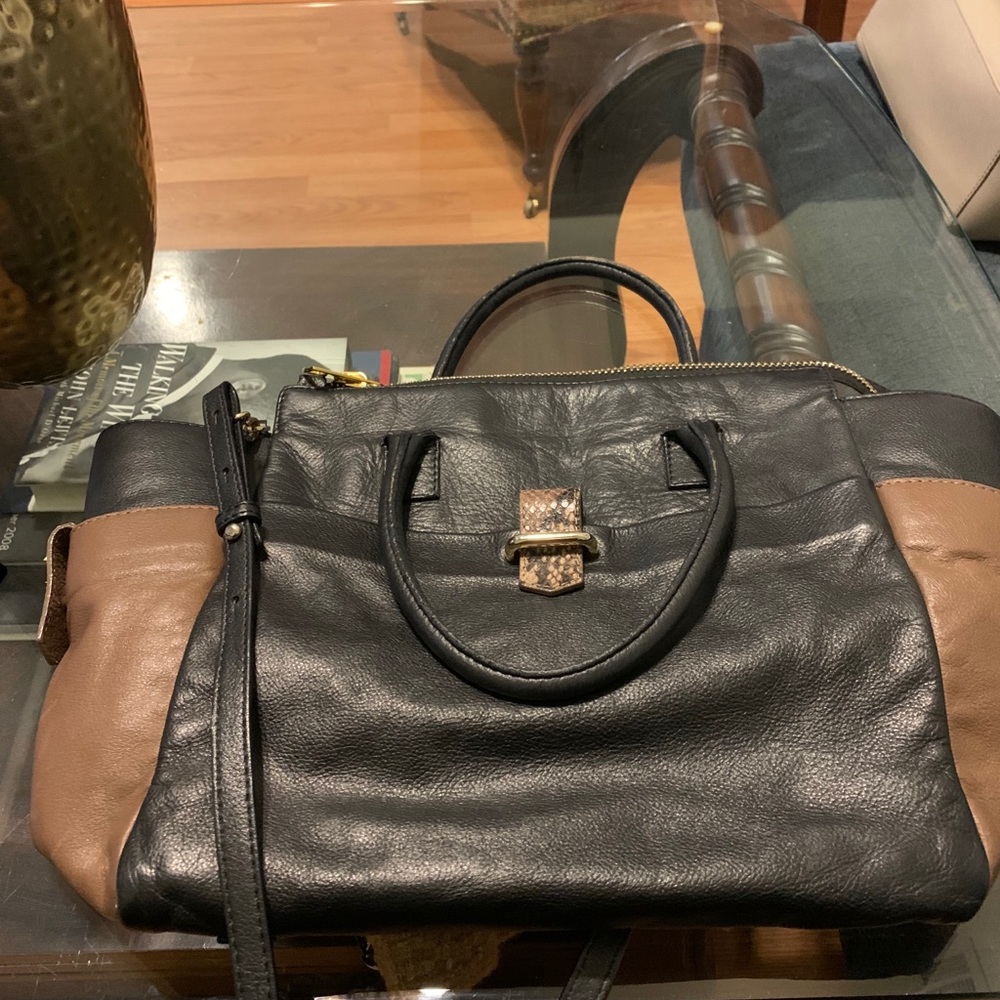 Shoulder Bag - Picture 8 of 9
